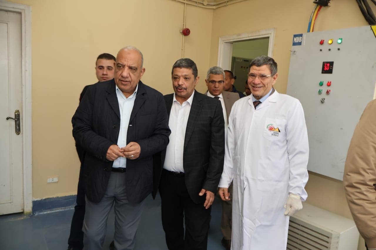 وزير الكهرباء يتفقد هيئة الطاقة الذرية بمنطقة أنشاص