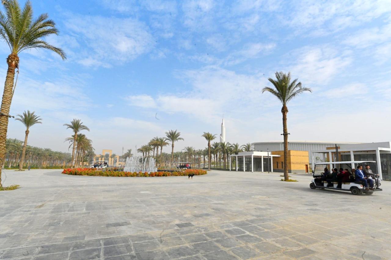 وزيرة الإسكان تقوم بجولة بمشروع حدائق تلال الفسطاط