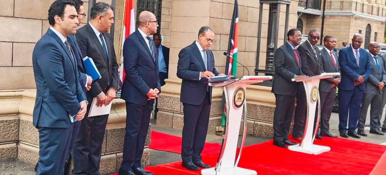 وزير الخارجية يلتقي نظيره الكيني