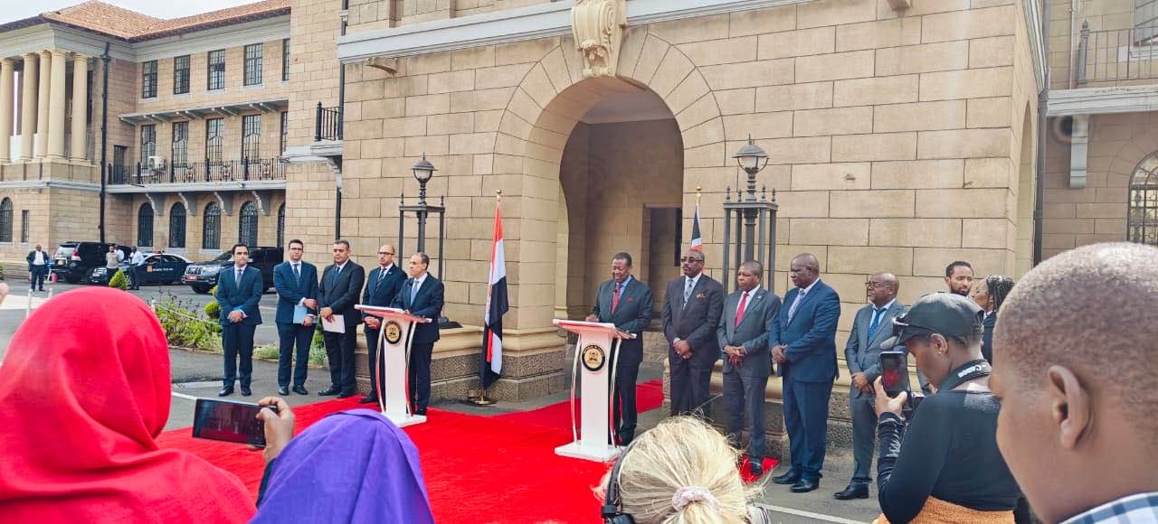 وزير الخارجية يلتقي نظيره الكيني