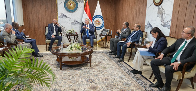 وزير البترول يستقبل نائب رئيس مؤسسة التمويل الدولية