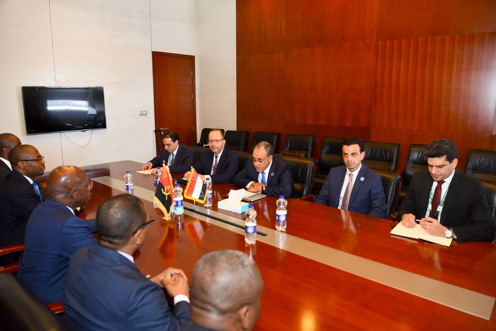 وزير الخارجية يلتقي وزير خارجية أنجولا