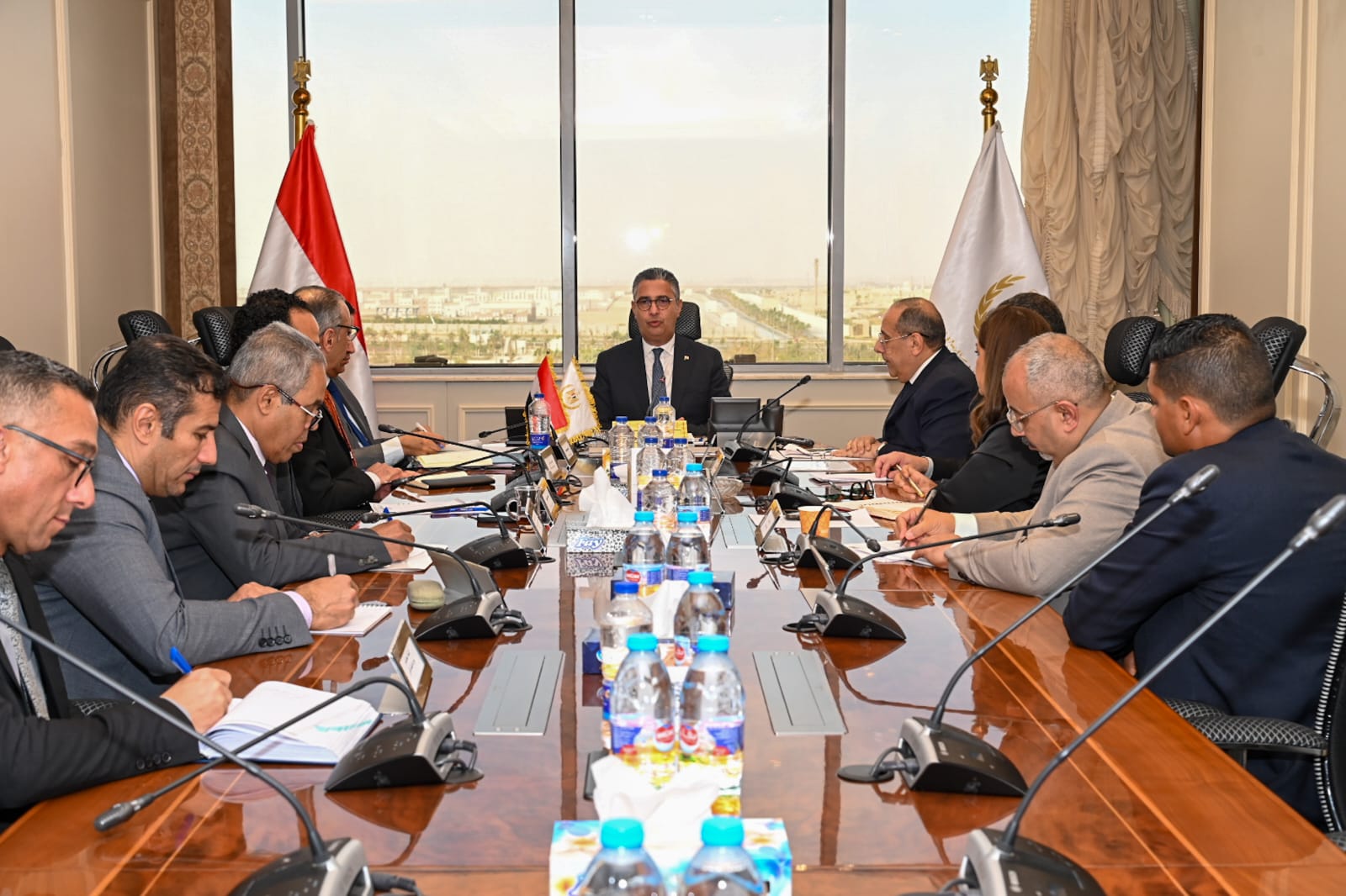 وزير التموين يوجه ببدء صرف المنحة الإضافية على البطاقات التموينية