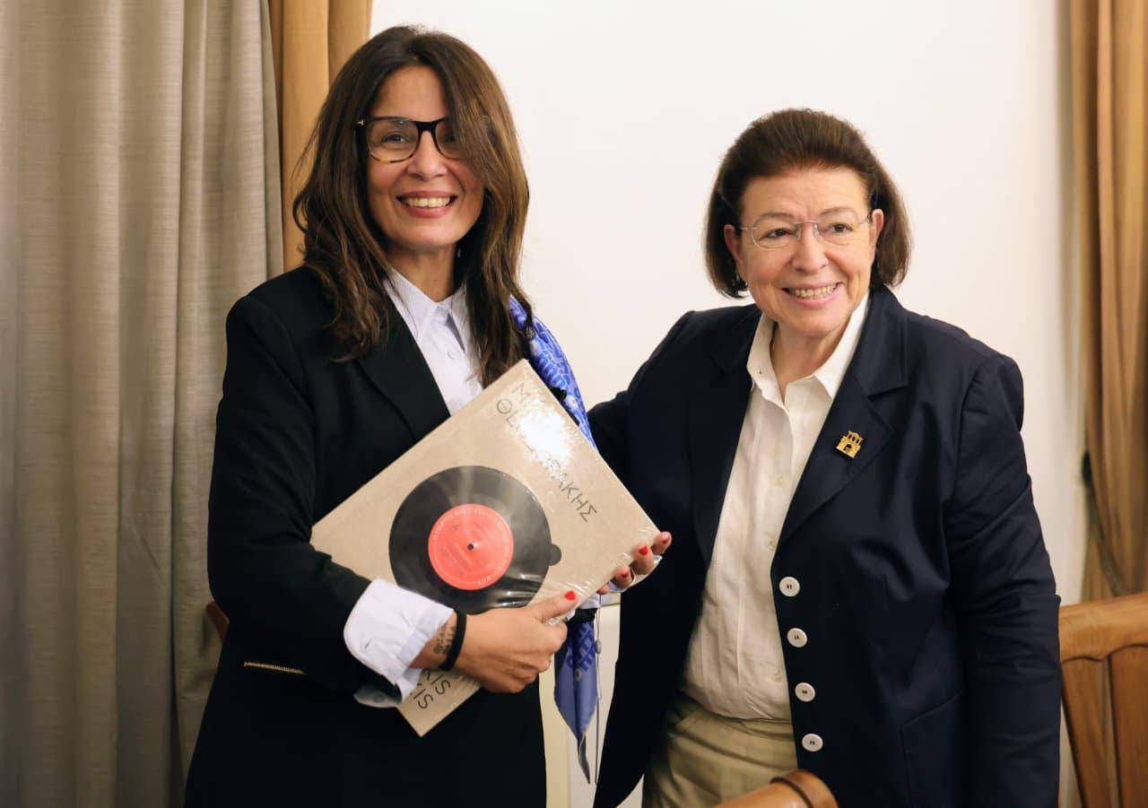 وزيرة الثقافة تجتمع مع نظيرتها اليونانية