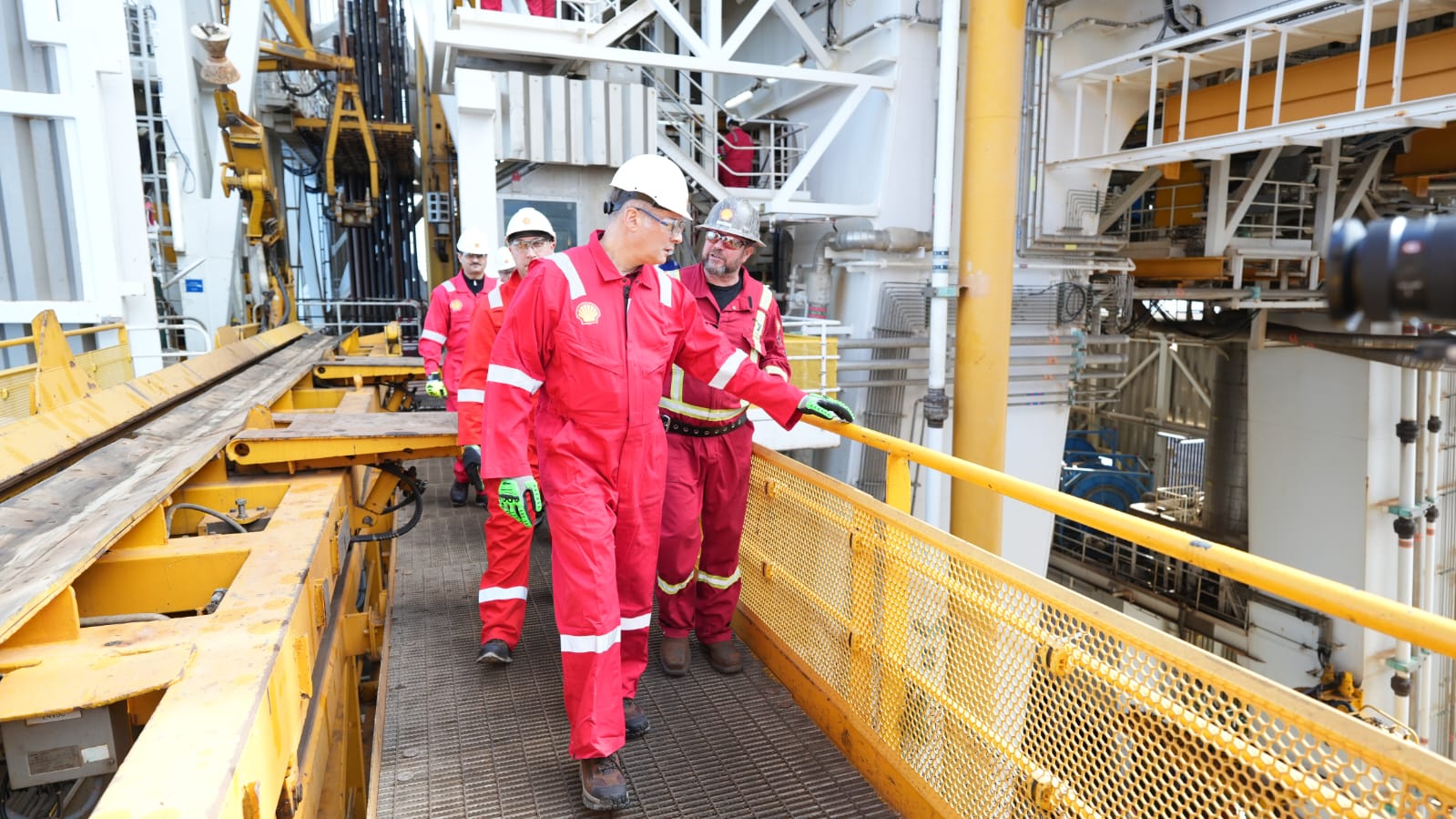 وزير البترول يتفقد أعمال حفر أول بئر إنتاجية للغاز بحقل غرب مينا