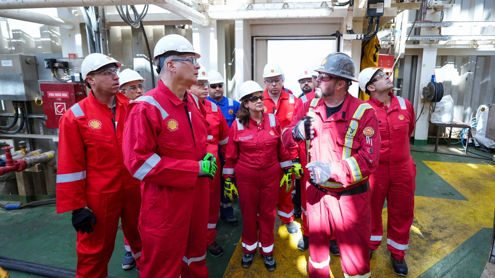 وزير البترول يتفقد أعمال حفر أول بئر إنتاجية للغاز بحقل غرب مينا