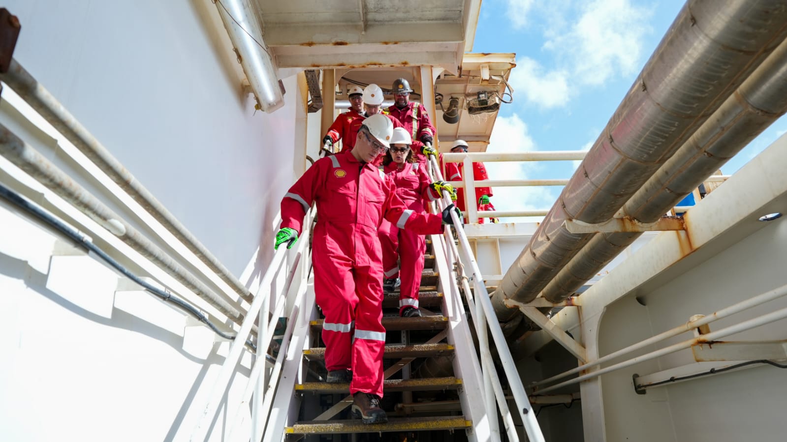 وزير البترول يتفقد أعمال حفر أول بئر إنتاجية للغاز بحقل غرب مينا