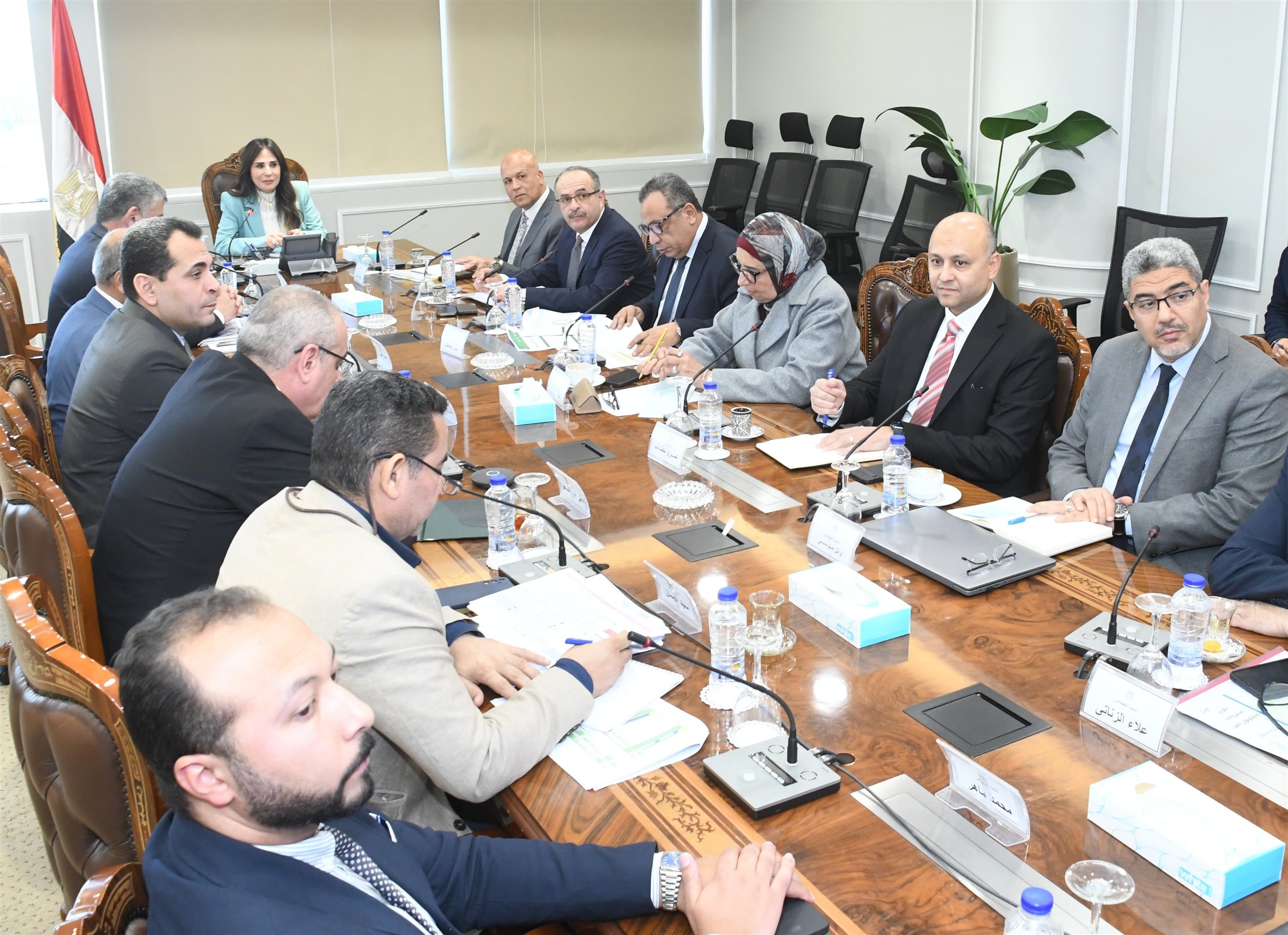 وزيرة الإسكان تتابع موقف تنفيذ مشروعات حياة كريمة