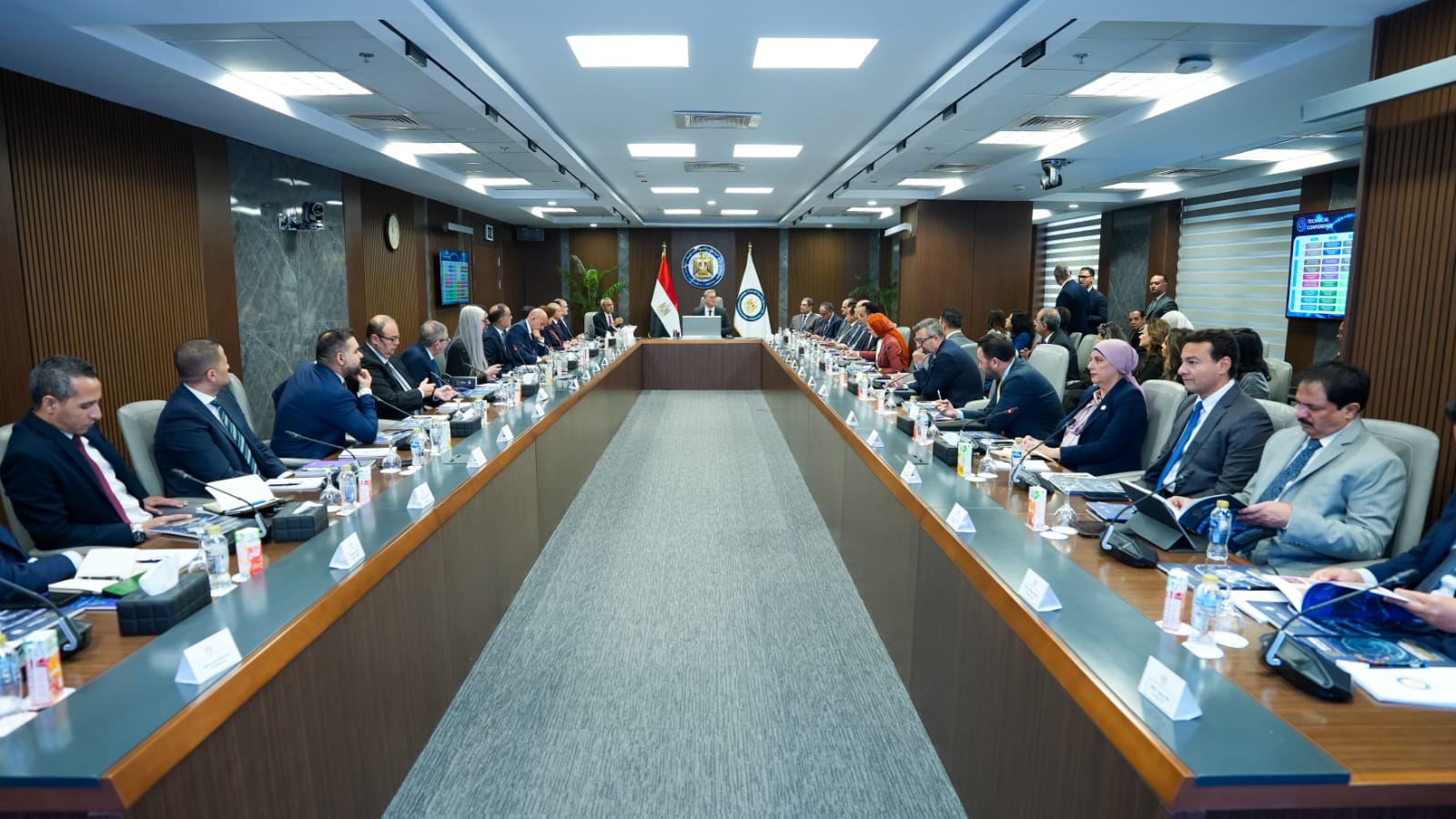 اجتماع اللجنة العليا لمؤتمر ومعرض مصر الدولي للطاقة إيجبس 2026