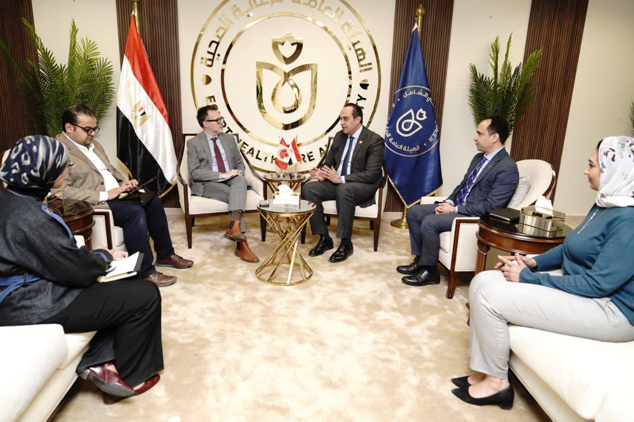 رئيس هيئة الرعاية الصحية يلتقي السفير الكندي