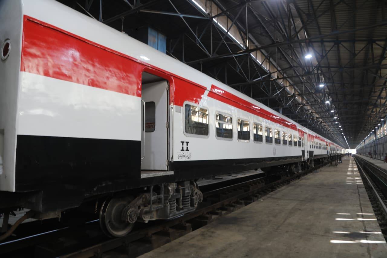 وزير النقل يجري جولة موسعة بورش السكك الحديدية