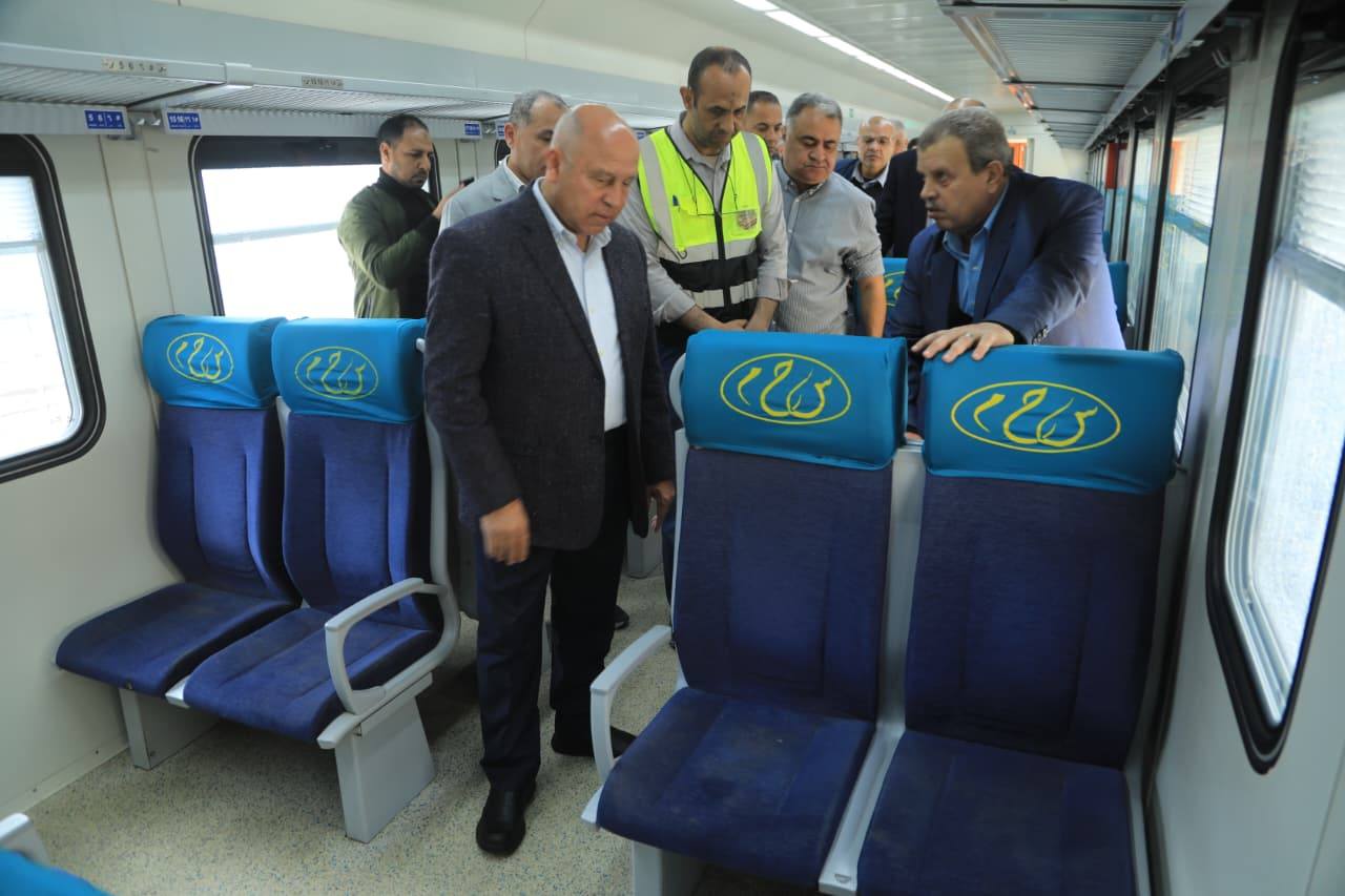وزير النقل يجري جولة موسعة بورش السكك الحديدية