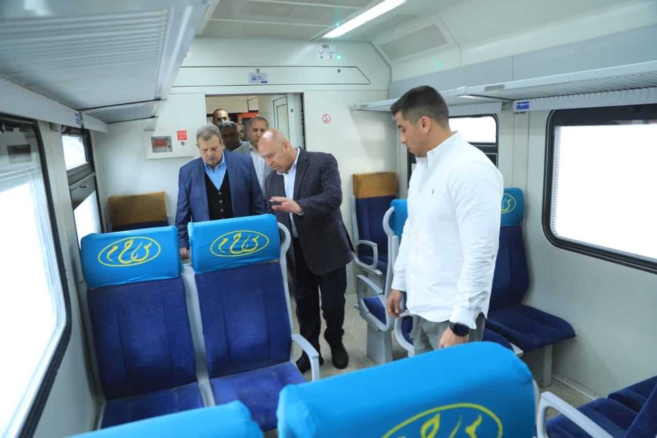وزير النقل يجري جولة موسعة بورش السكك الحديدية