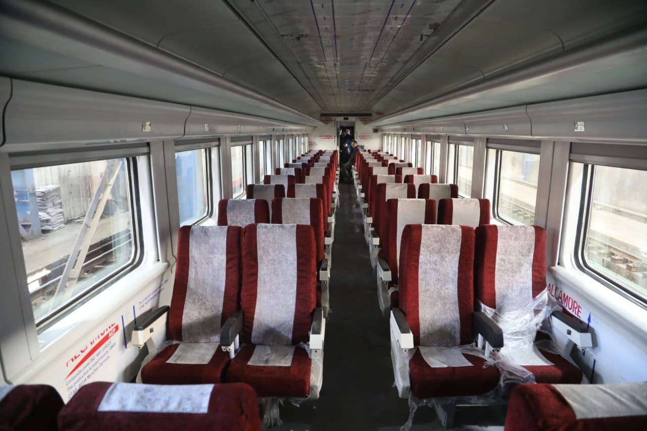 وزير النقل يجري جولة موسعة بورش السكك الحديدية