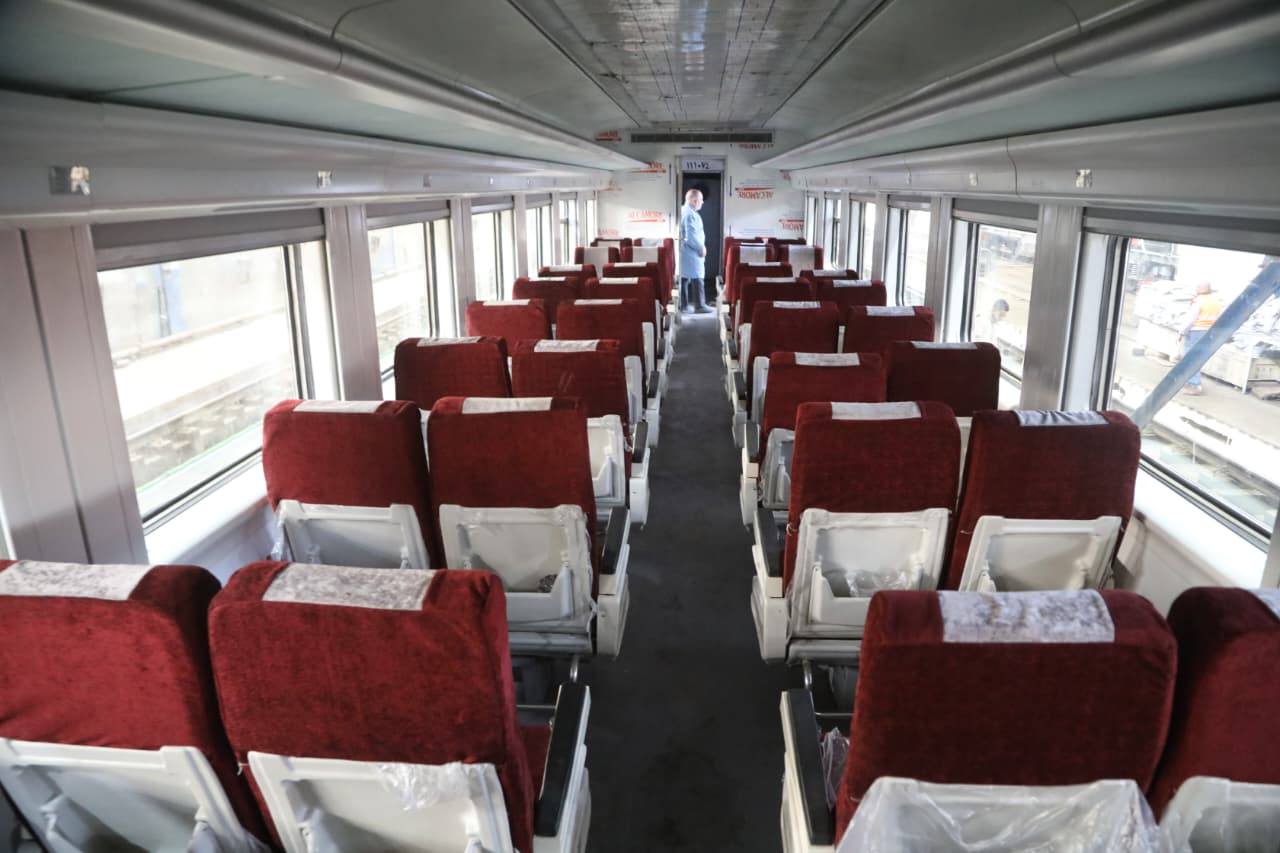 وزير النقل يجري جولة موسعة بورش السكك الحديدية