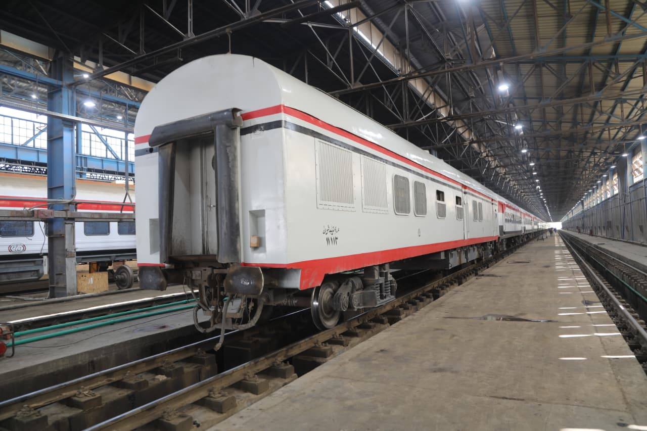 وزير النقل يجري جولة موسعة بورش السكك الحديدية