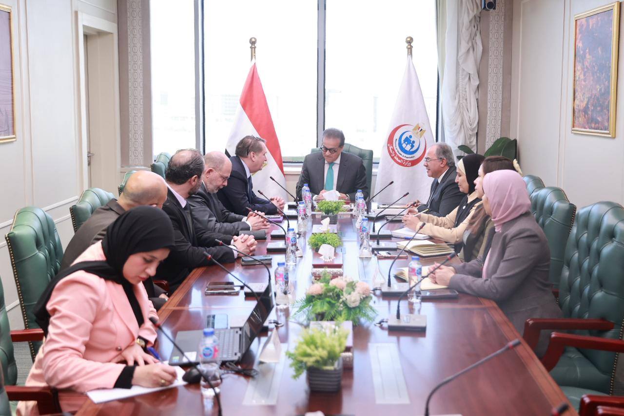 وزير الصحة يجتمع مع المدير التنفيذي لشركة جنرال إلكتريك