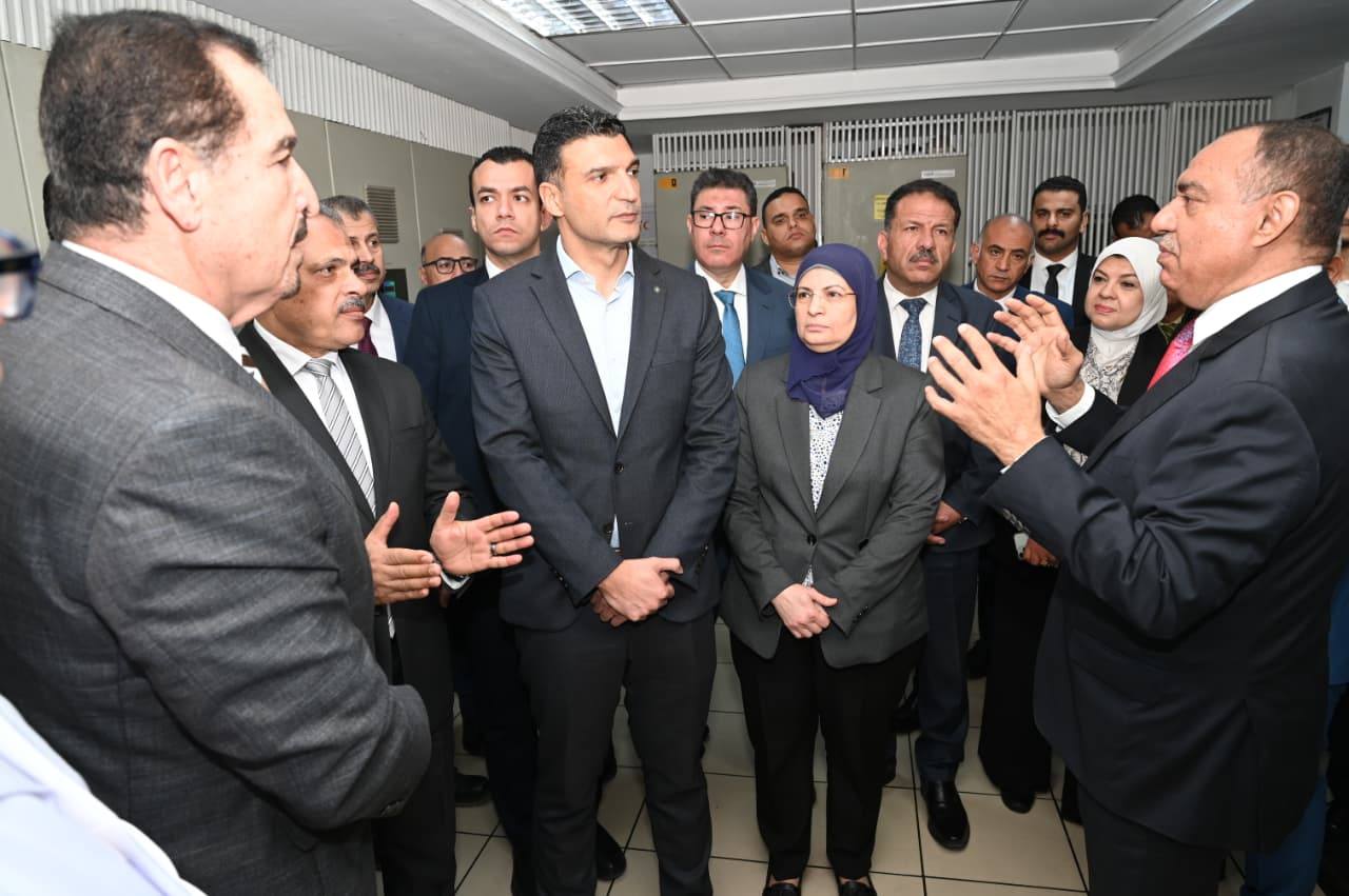 وزير الصناعة يتفقد مصنعين للصناعات الهندسية والغذائية بمدينة العاشر من رمضان