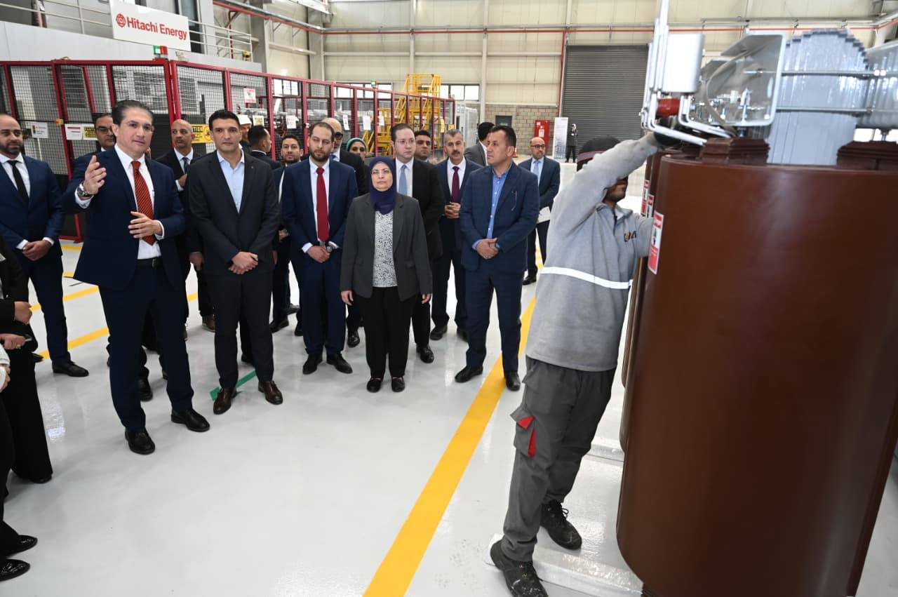 وزير الصناعة يتفقد مصنعين للصناعات الهندسية والغذائية بمدينة العاشر من رمضان