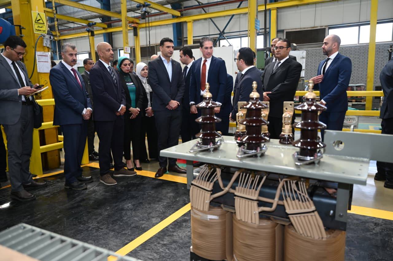 وزير الصناعة يتفقد مصنعين للصناعات الهندسية والغذائية بمدينة العاشر من رمضان