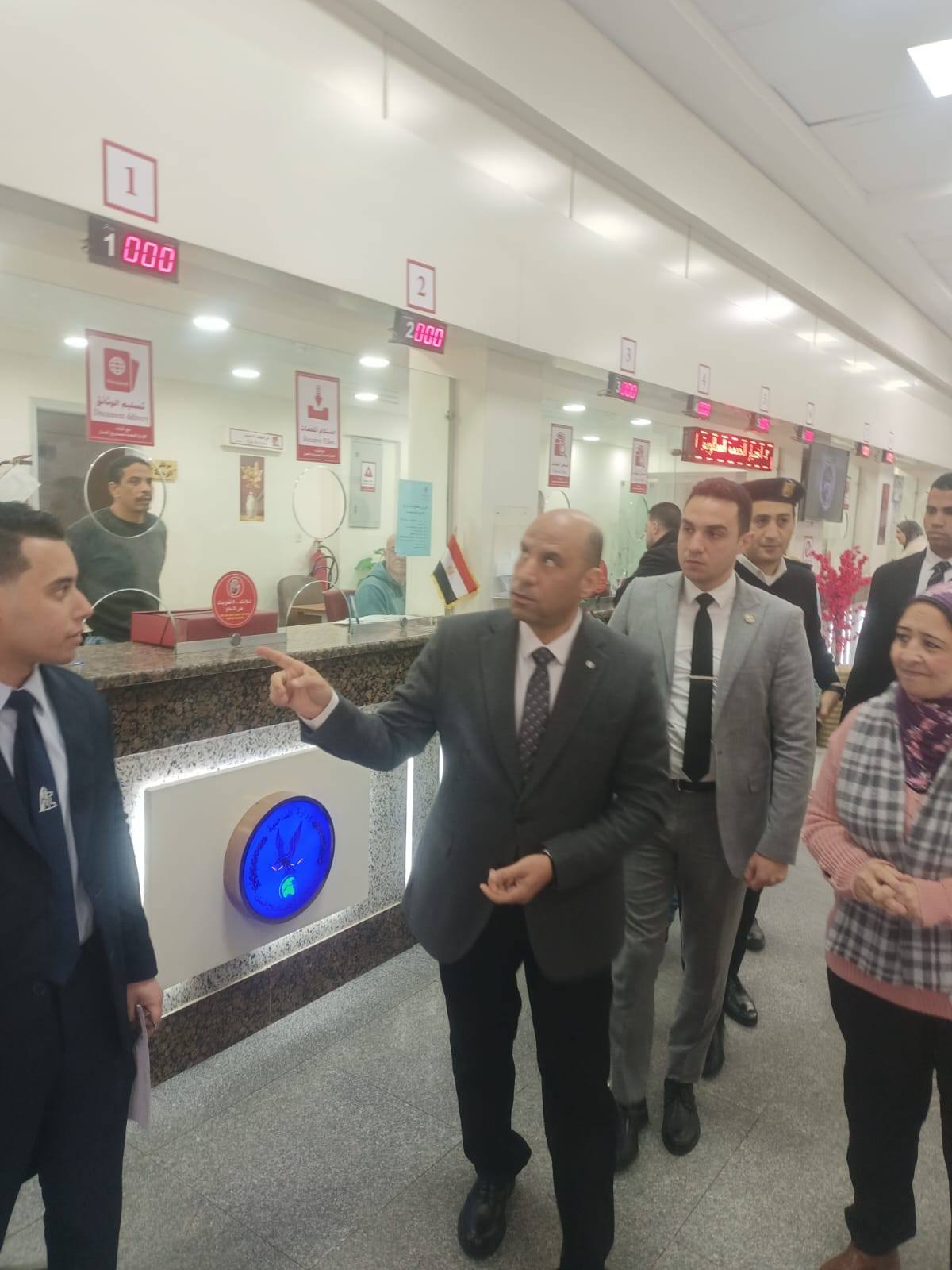 وزير العمل يتفقد وحدة خدمات العمالة المصرية بالخارج