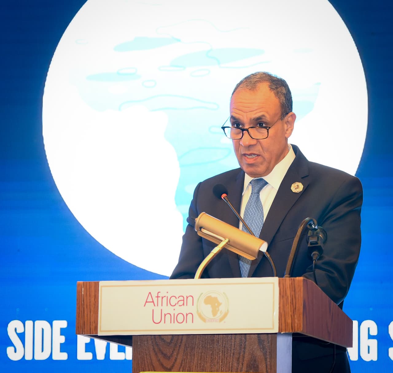 الدكتور بدر عبد العاطي وزير الخارجية والتعاون الدولي