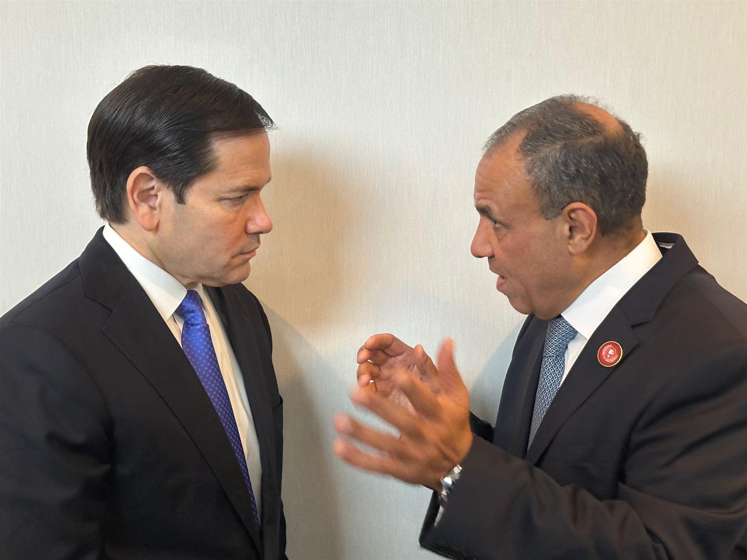 وزير الخارجة يلتقي مع عدد من كبار المسئولين الدوليين