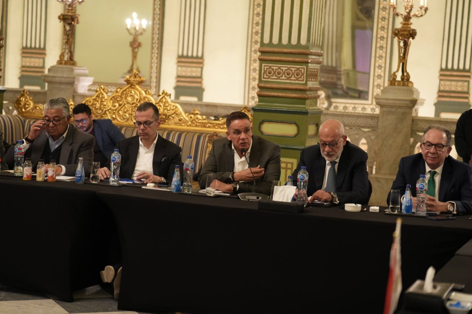 وزير المالية يجتمع مع رئيس وأعضاء الاتحاد العام للغرف السياحية