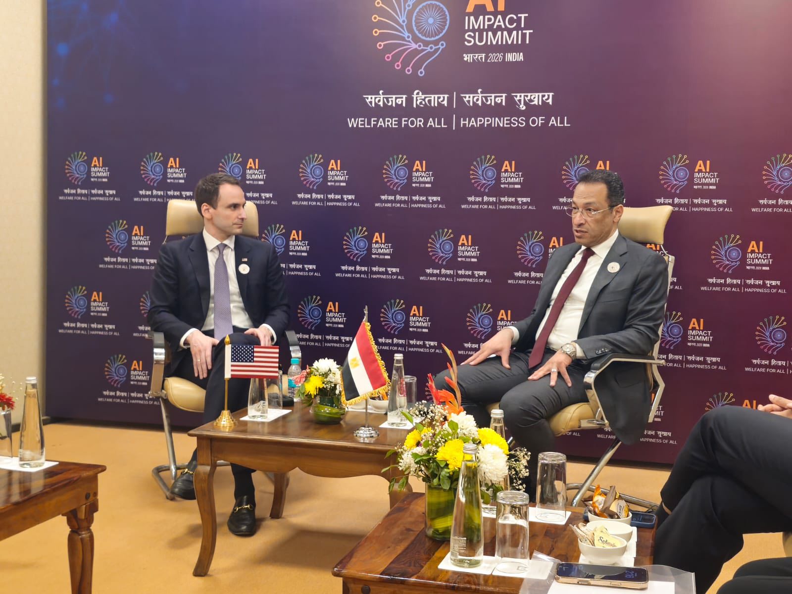 وزير الاتصالات يلتقي مع وزير الدولة الهندي للتجارة والصناعة والإلكترونيات وتكنولوجيا المعلومات