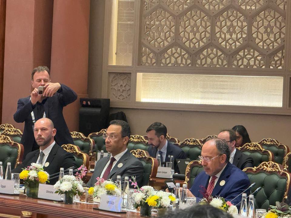 وزير الاتصالات يلتقي مع وزير الدولة الهندي للتجارة والصناعة والإلكترونيات وتكنولوجيا المعلومات