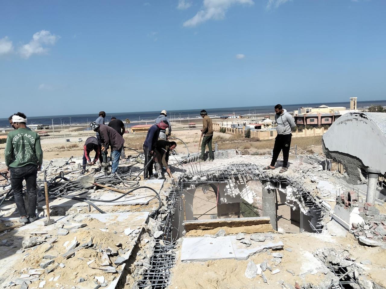 إزالة مخالفات البناء والتعديات بعدد من المدن الجديدة