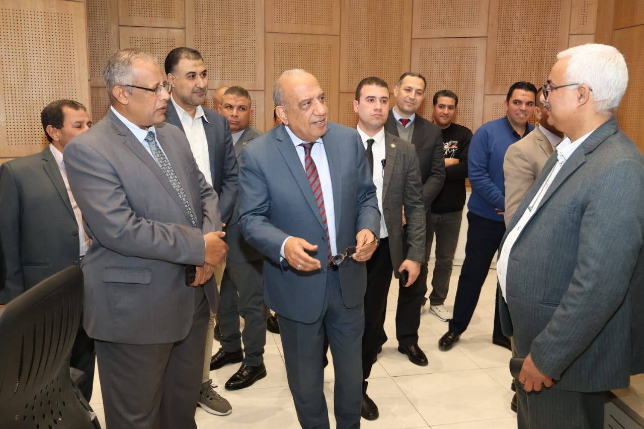 وزير الكهرباء يتفقد المركز القومي للتحكم في الطاقة