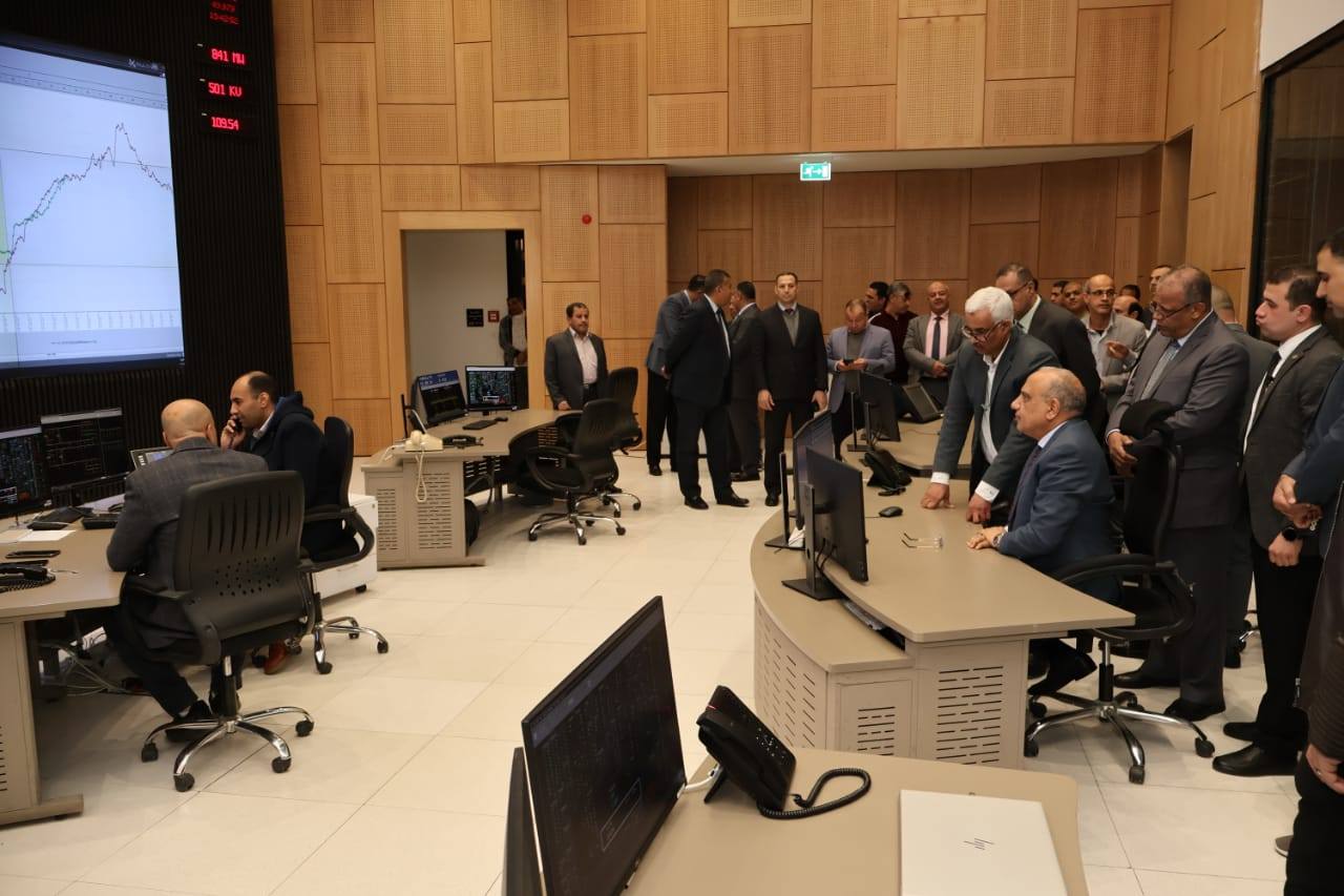 وزير الكهرباء يتفقد المركز القومي للتحكم في الطاقة