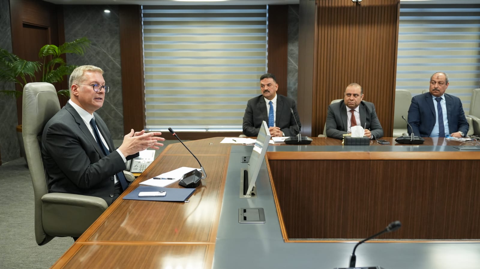 وزير البترول يعقد اجتماع مع مجلس إدارة هيئة الثروة المعدنية