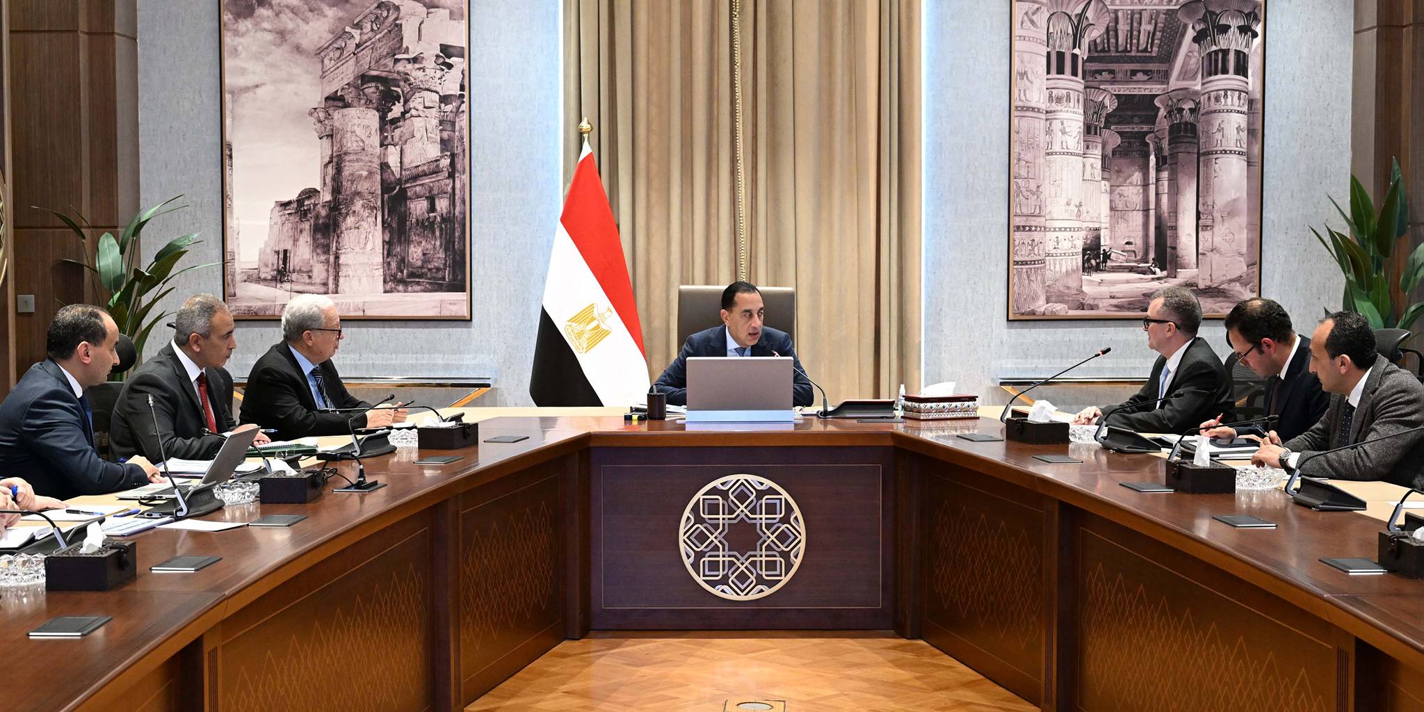 رئيس الوزراء يجتمع مع وزير التخطيط