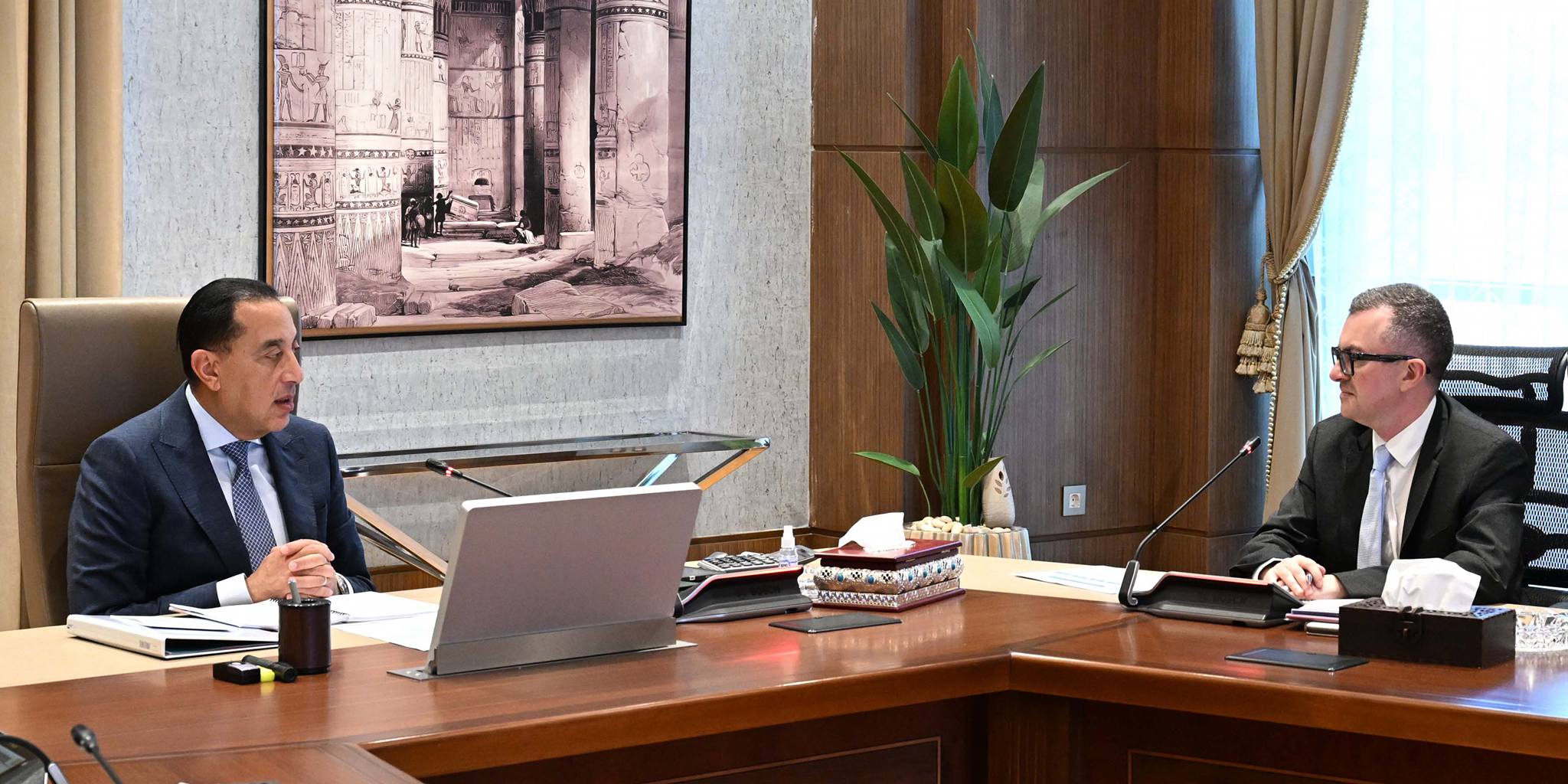 رئيس الوزراء يجتمع مع وزير التخطيط