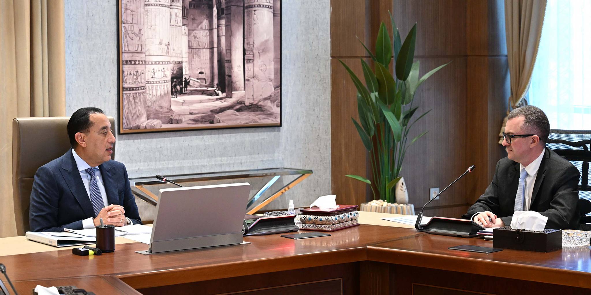 رئيس الوزراء يجتمع مع وزير التخطيط