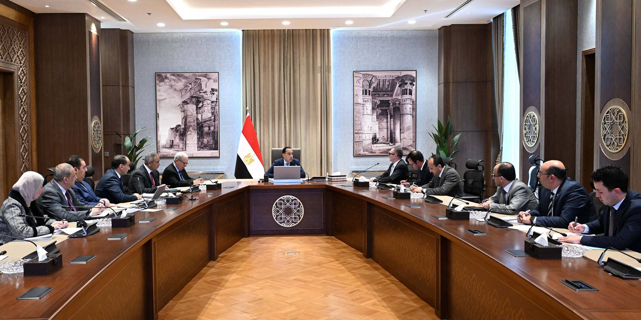 رئيس الوزراء يجتمع مع وزير التخطيط