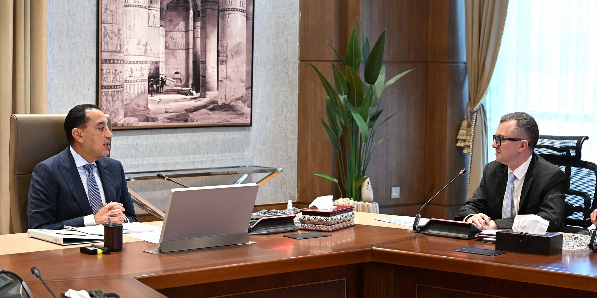 رئيس الوزراء يجتمع مع وزير التخطيط