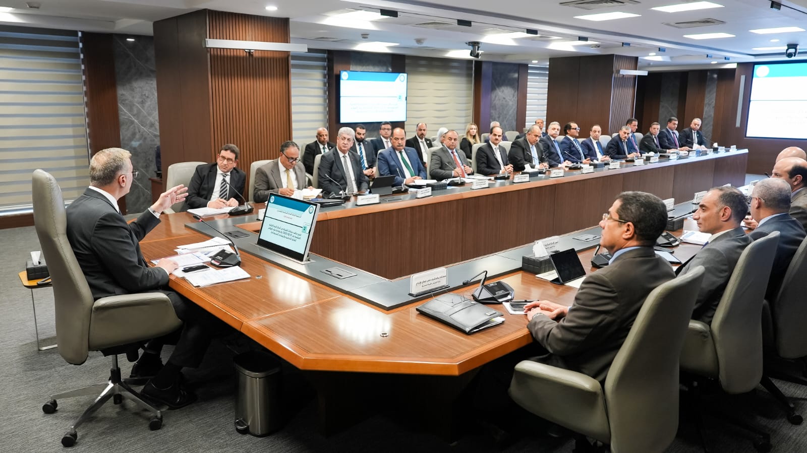 وزير البترول يعتمد نتائج أعمال شركة خدمات البترول البحرية