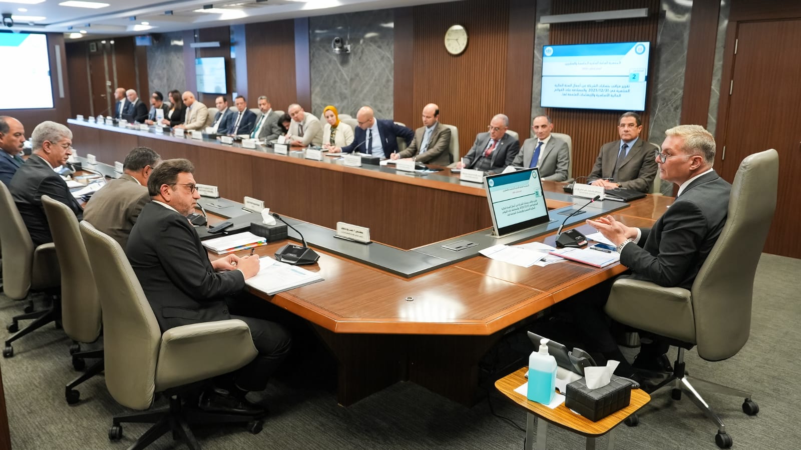 وزير البترول يعتمد نتائج أعمال شركة خدمات البترول البحرية