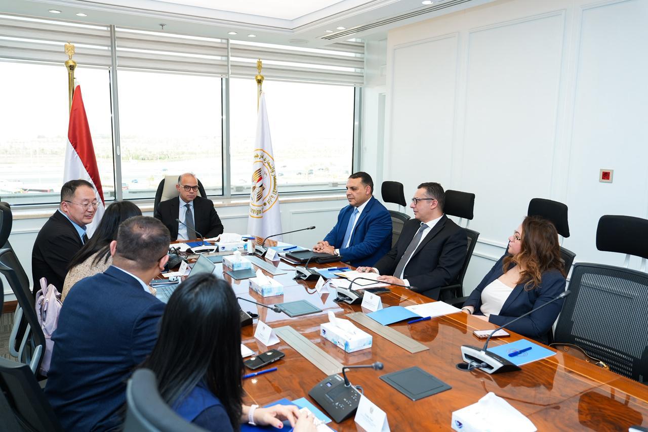 وزير الاستثمار يلتقي مسؤولي مجموعة هيميلي الصينية