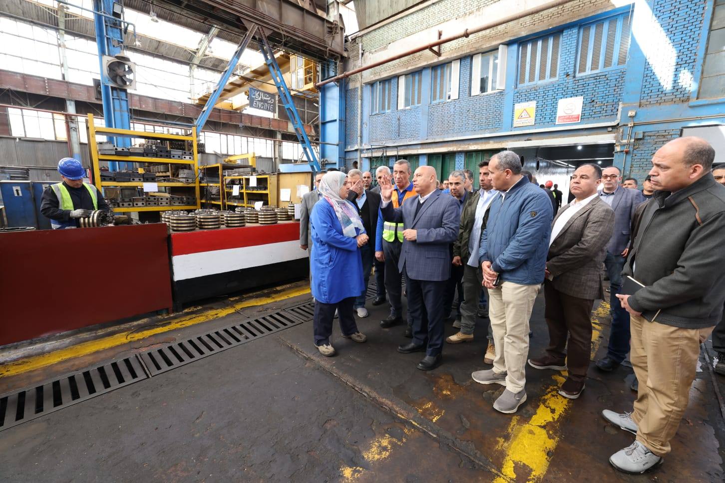 وزير النقل يتفقد ورش إيرماس المتخصصة في عمرة وصيانة جرارات السكك الحديدية