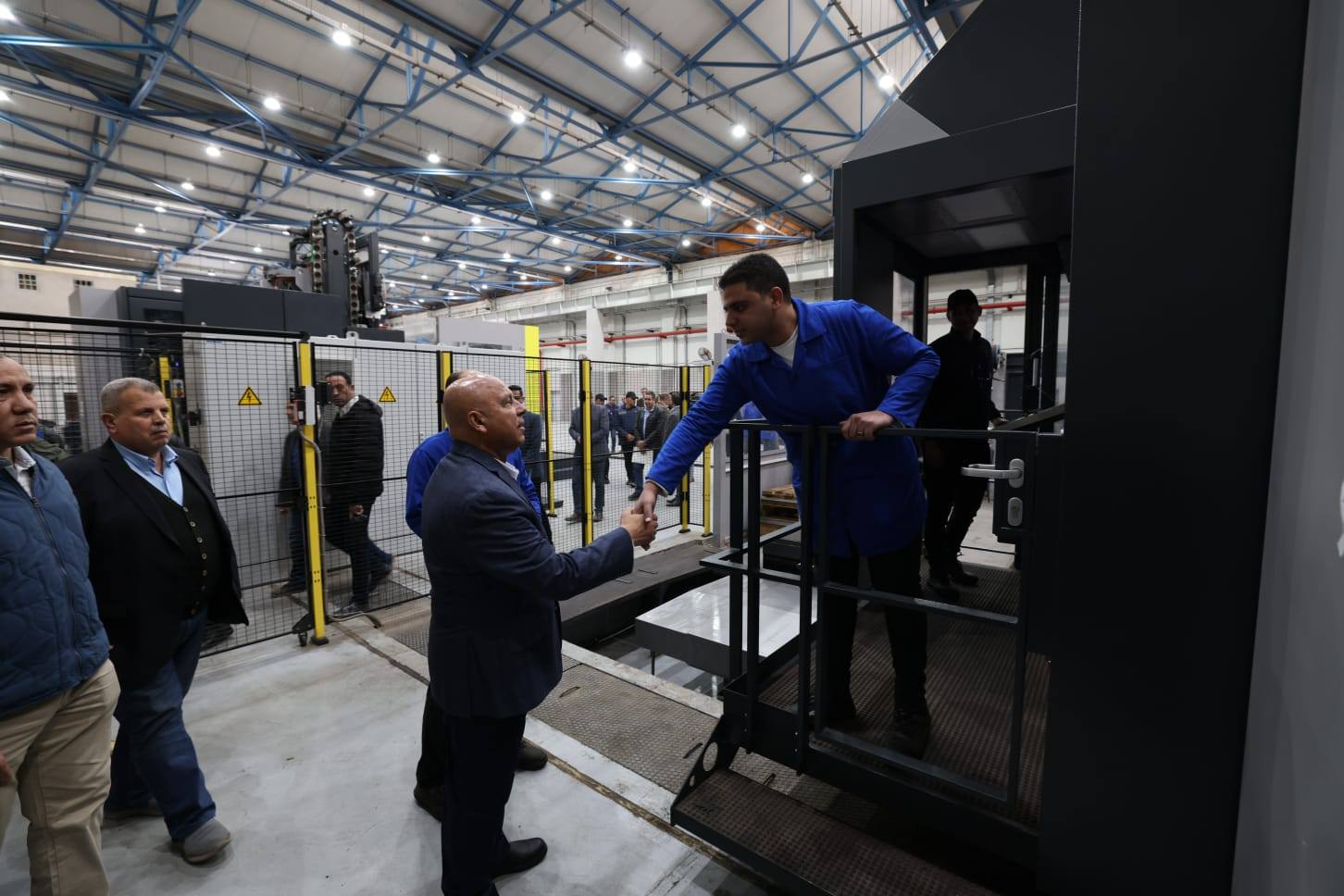 وزير النقل يتفقد ورش إيرماس المتخصصة في عمرة وصيانة جرارات السكك الحديدية