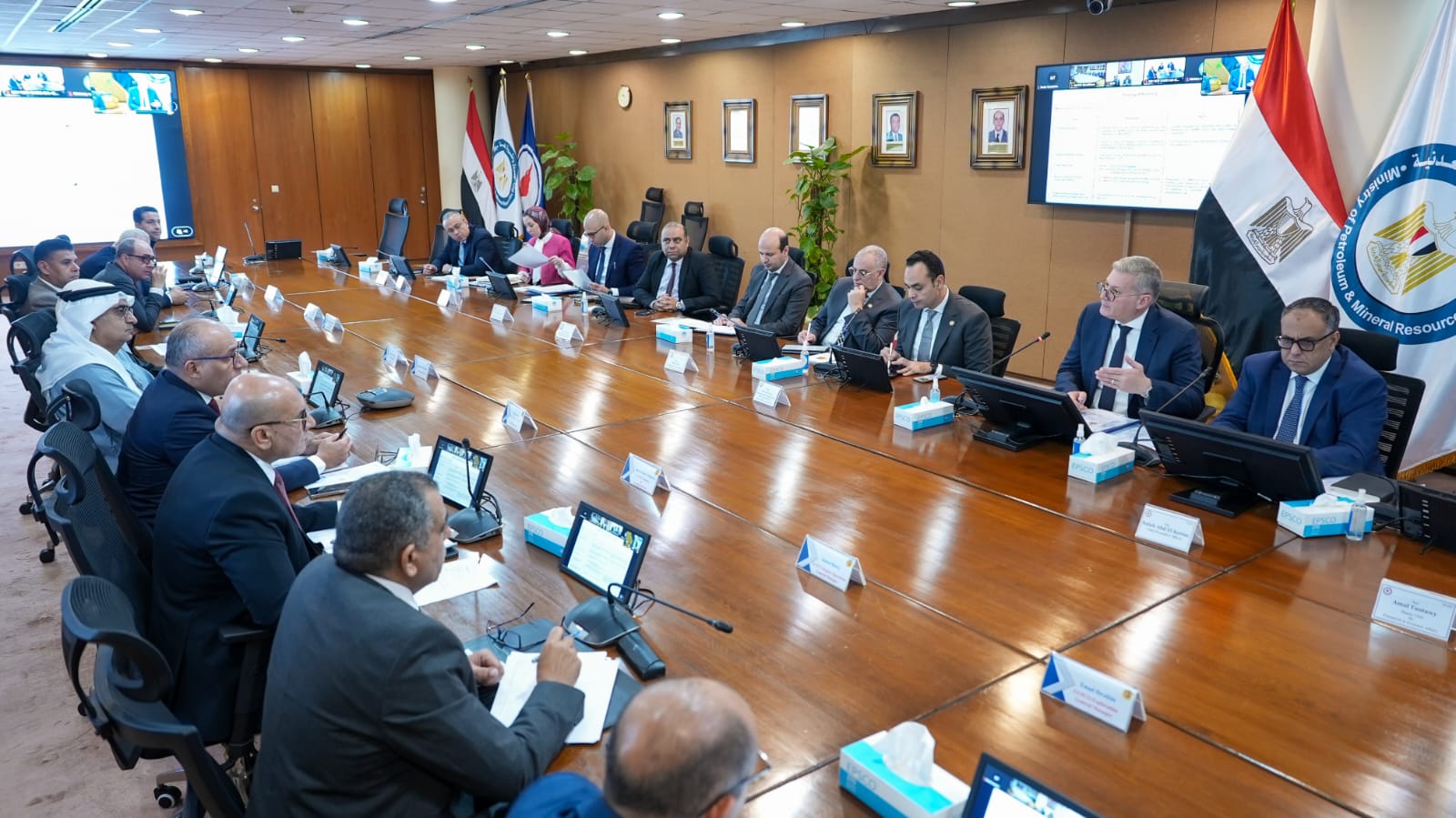 وزير البترول يؤكد على أهمية التكنولوجيا في تعظيم الاستفادة من الفرص البترولية