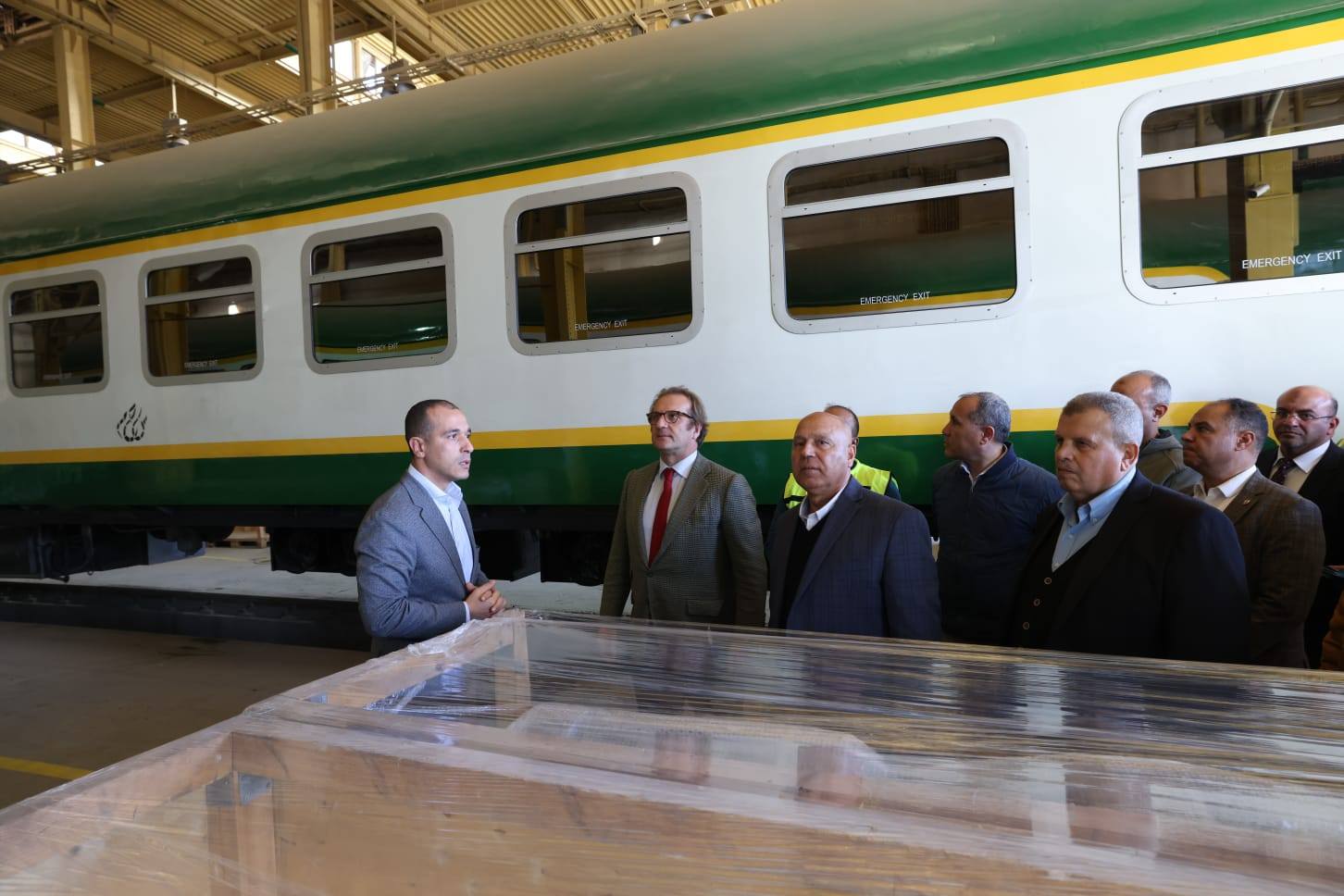 وزير النقل يتفقد ورش كوم أبو راضي وشركة كولواي مصر