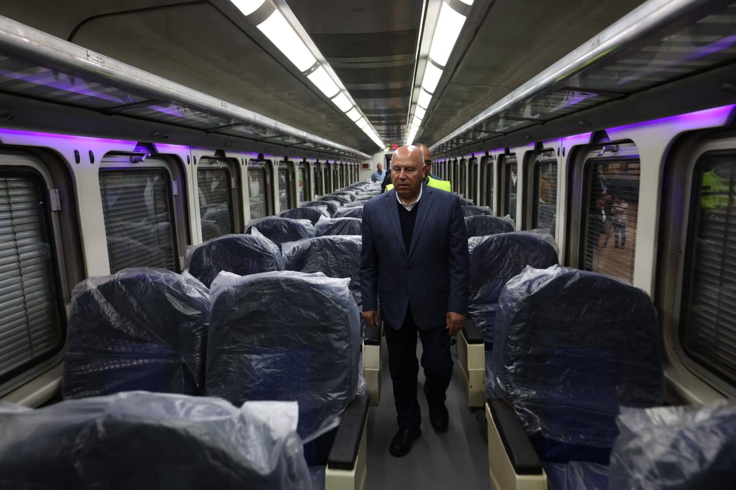 وزير النقل يتفقد ورش كوم أبو راضي وشركة كولواي مصر