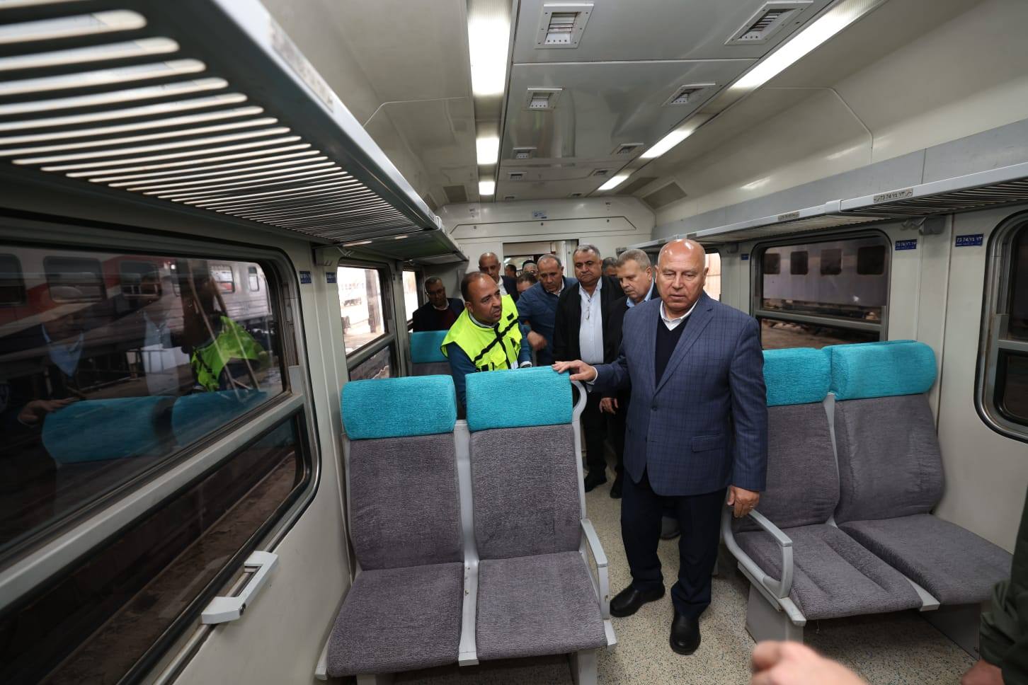 وزير النقل يتفقد ورش كوم أبو راضي وشركة كولواي مصر