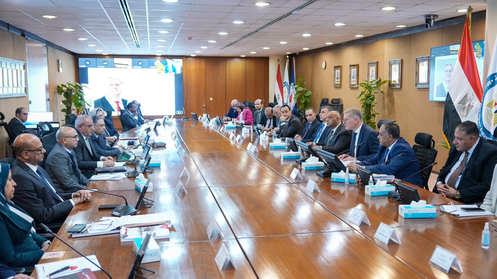 إعتماد الموازنة الاستثمارية لشركة أسيوط لتكرير البترول