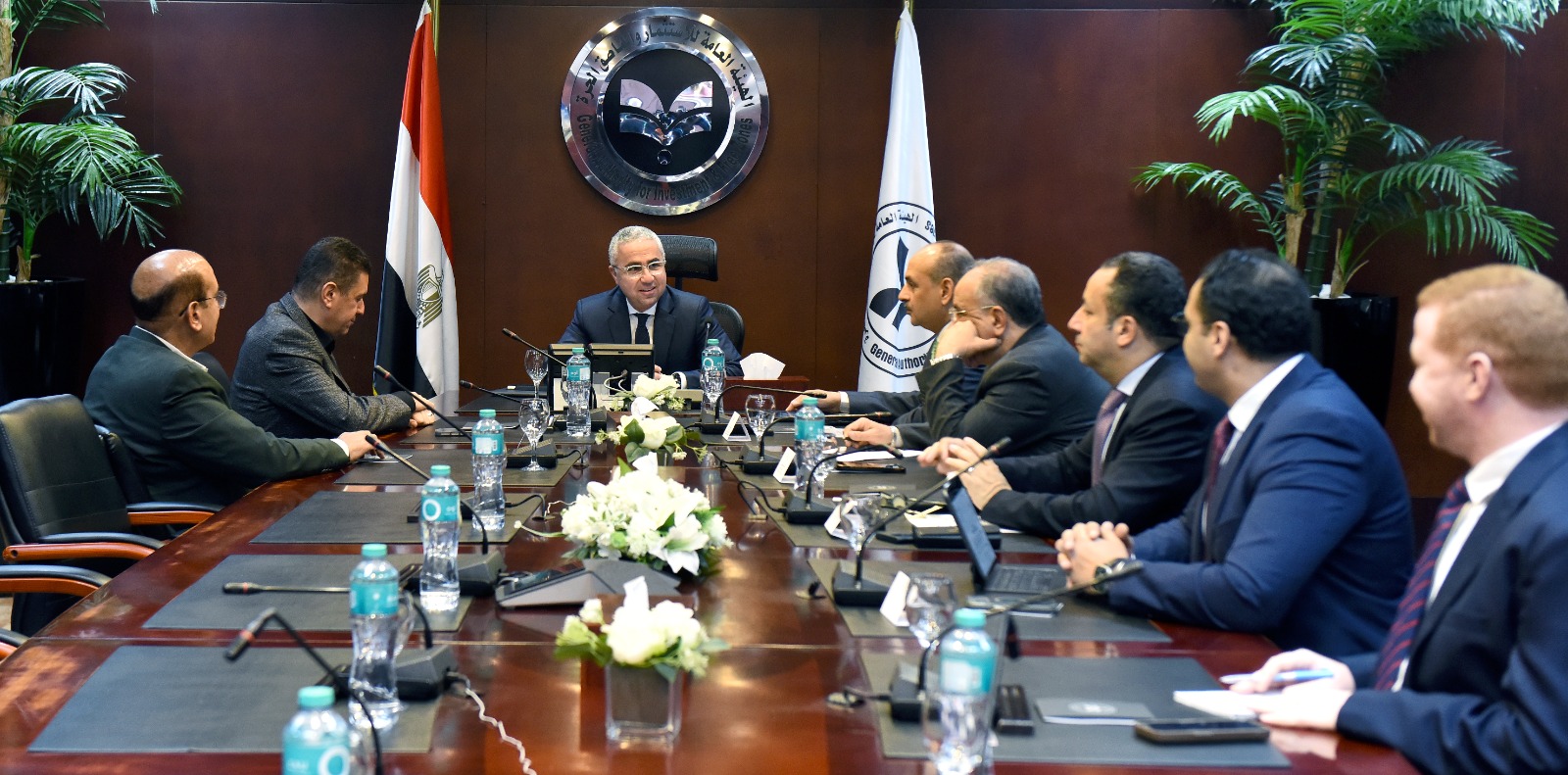 هيئة الاستثمار تجتمع مع رئيس شركة موفينج فيرت إيجيبت